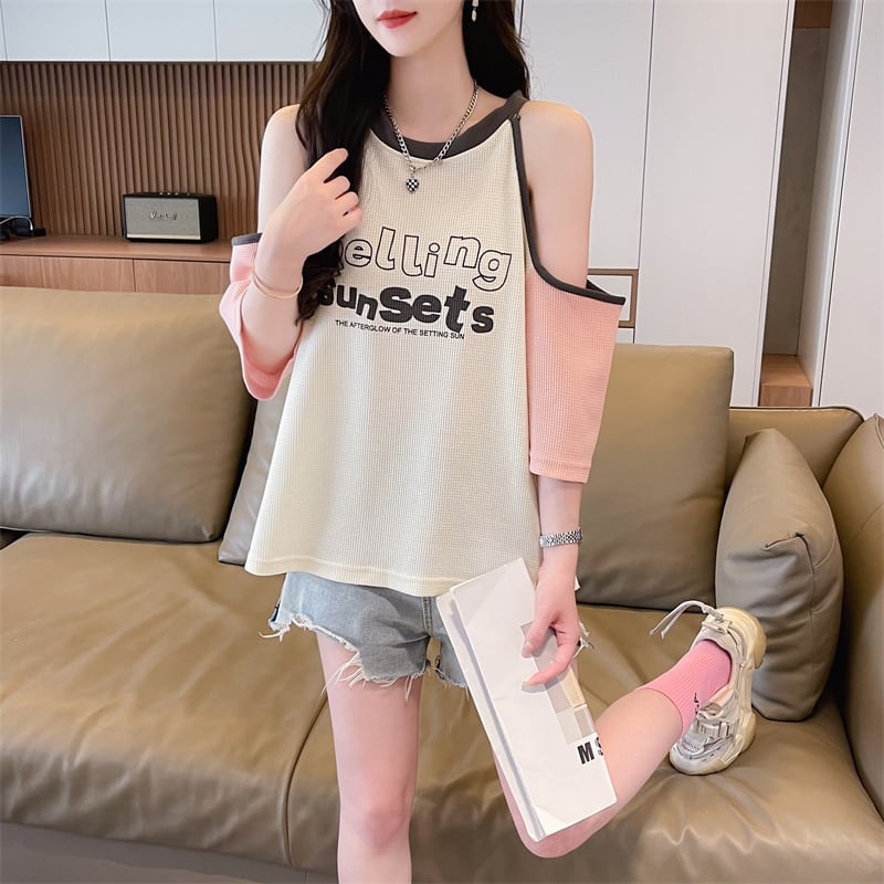 話題沸騰中 ロゴ プリント 肩だし 肌見せ 肩開き ゆったり 3色半袖Tシャツ<ins-8212>