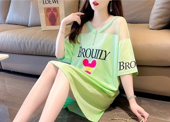 売り切れ必至 セクシー Vネック 切り替え チュール プリントTシャツ ゆったりワンピース <ins-3050>