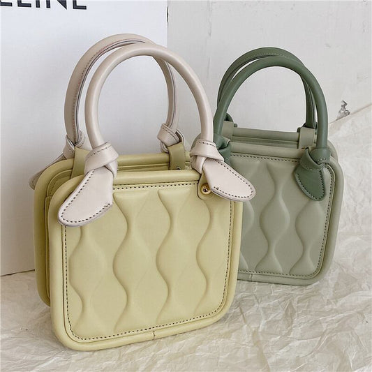 合わせやすい オシャレ感たっぷり 3色選択可 メッセンジャーバッグ<ins-3018>