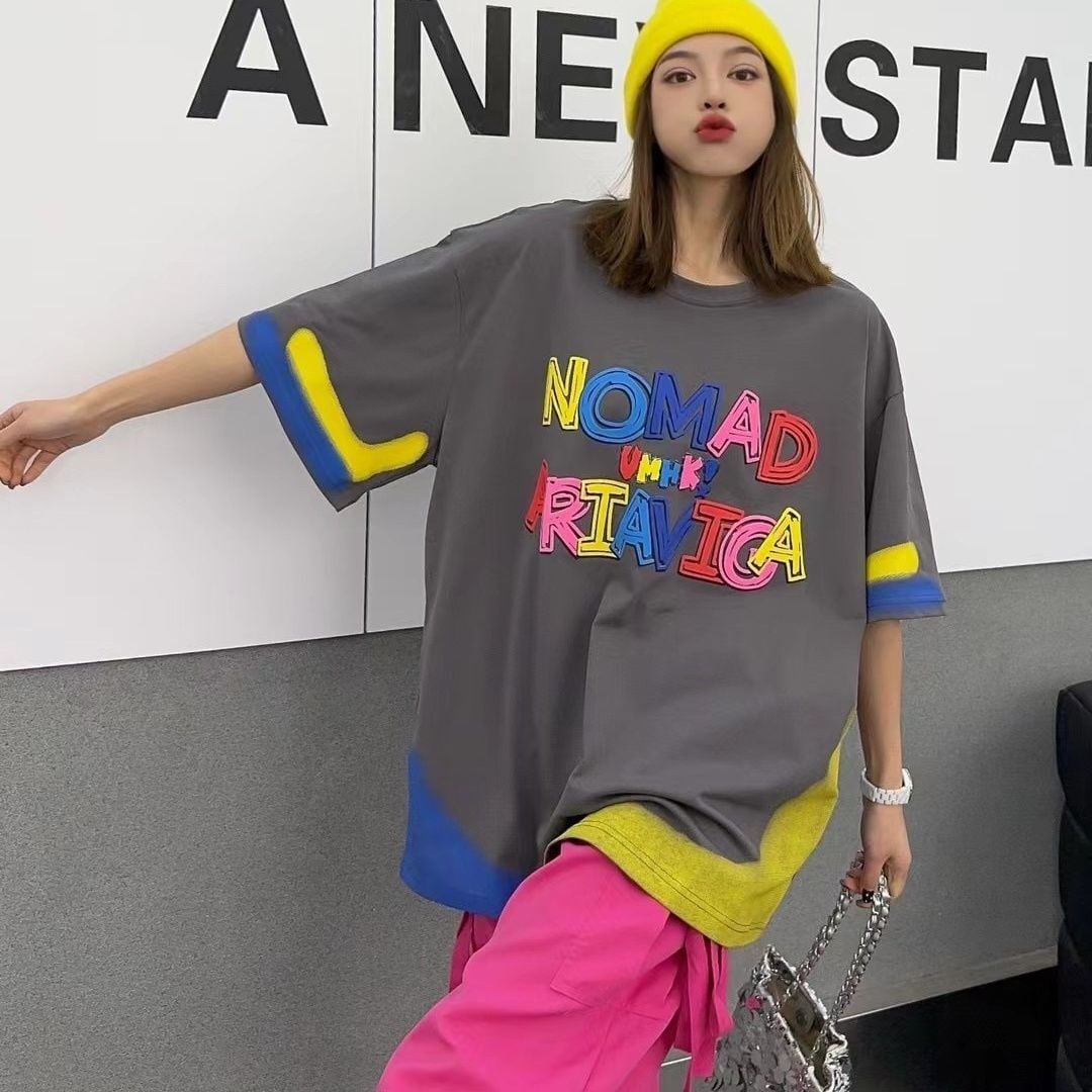 個性的なデザイン 好感度満載 アバンギャルド プリント 半袖Tシャツ カットソー<ins-8237>