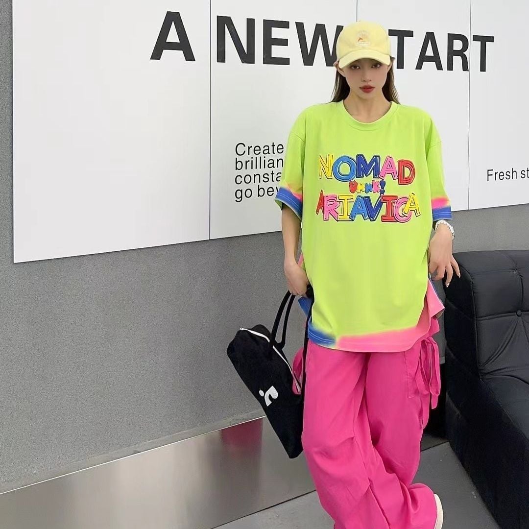 個性的なデザイン 好感度満載 アバンギャルド プリント 半袖Tシャツ カットソー<ins-8237>