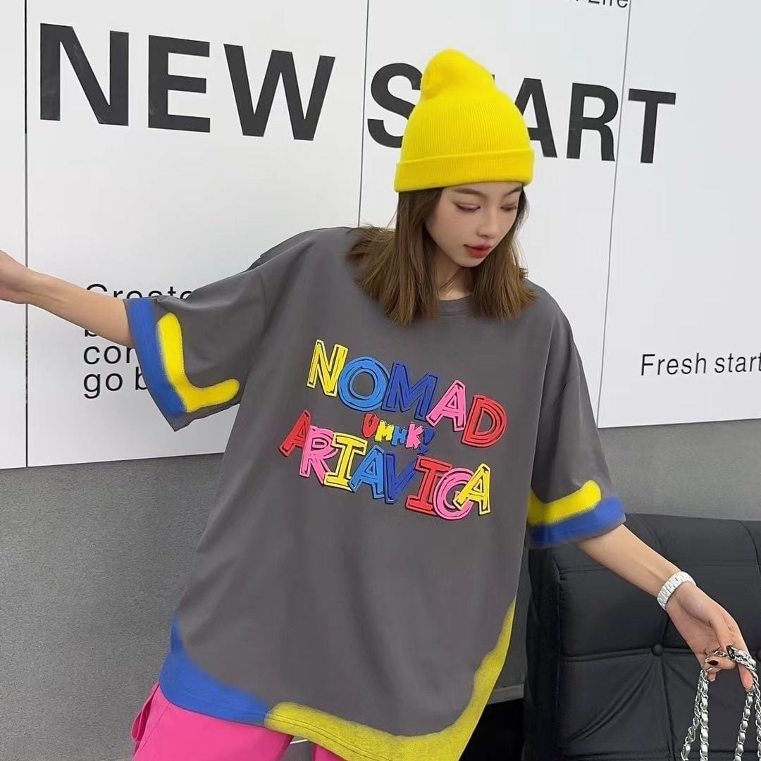 個性的なデザイン 好感度満載 アバンギャルド プリント 半袖Tシャツ カットソー<ins-8237>