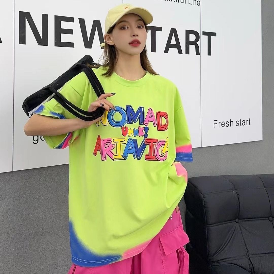 個性的なデザイン 好感度満載 アバンギャルド プリント 半袖Tシャツ カットソー<ins-8237>