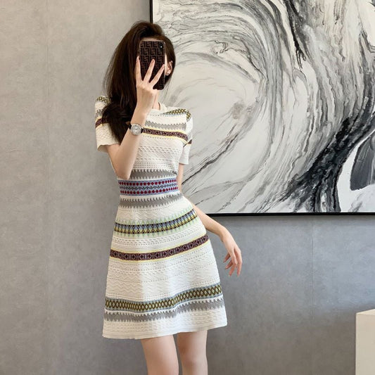 【半額!期間限定!!】話題沸騰中 上質 エレガント 知的 Aライン ストライプ柄 ニットワンピース<ins-8485>