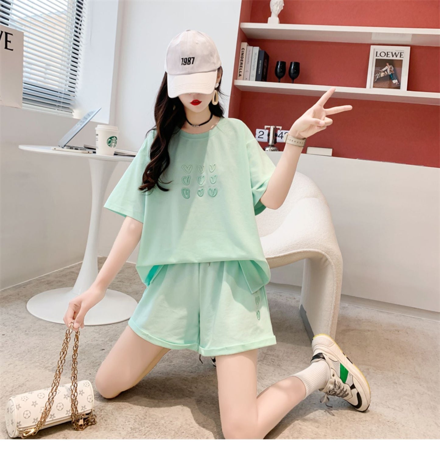 売り切れ必至 上質 カジュアル ルーズ 半袖Tシャツⅹパンツセット全3色 <ins-8234>
