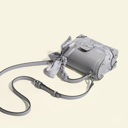 存在感のある ショルダーバッグ 2色選択可 メッセンジャーバッグE-10074