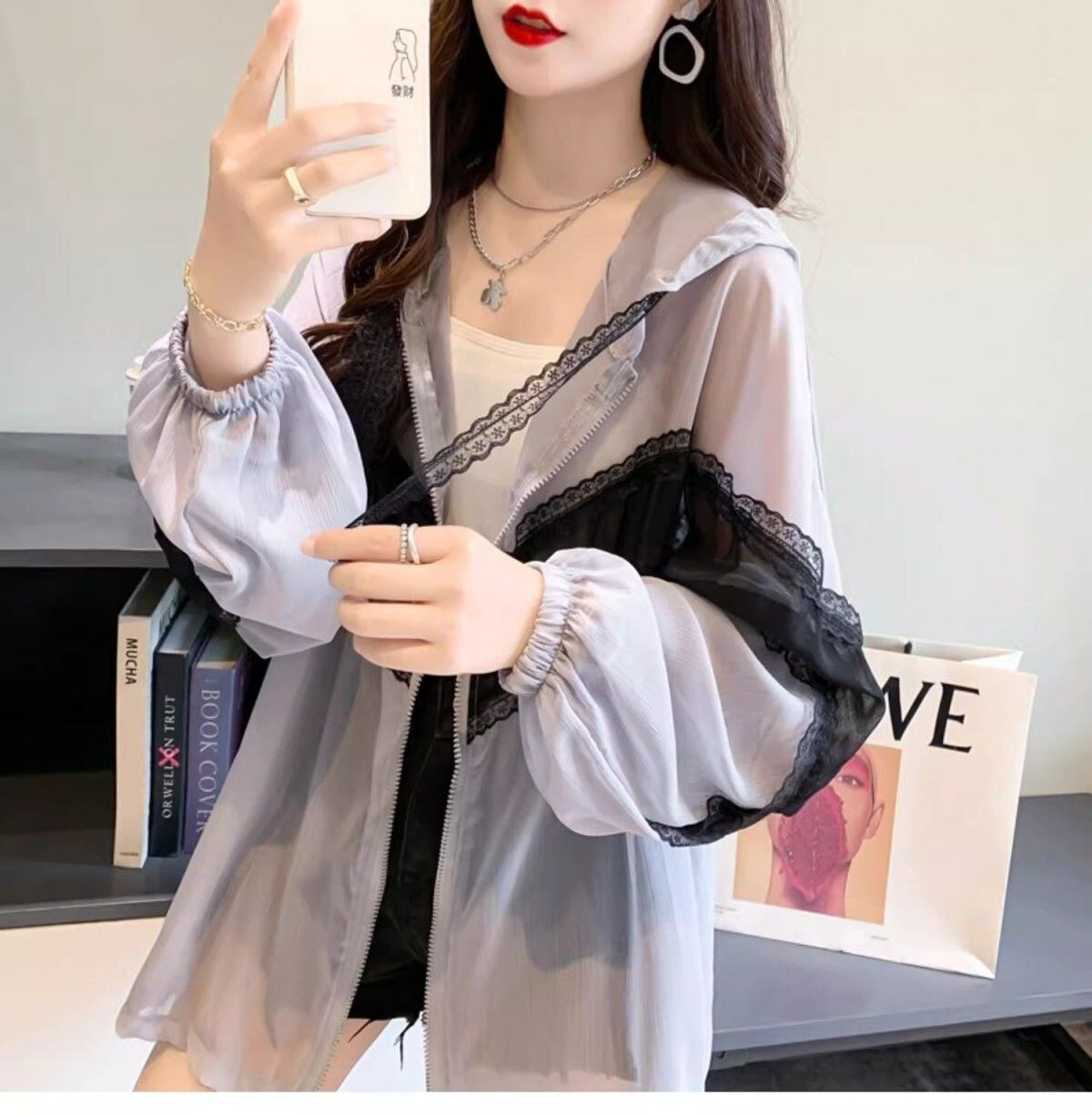 超人気 レース おしゃれ度高め 切り替え 日焼け対策 全2色 パーカー コートE-9143