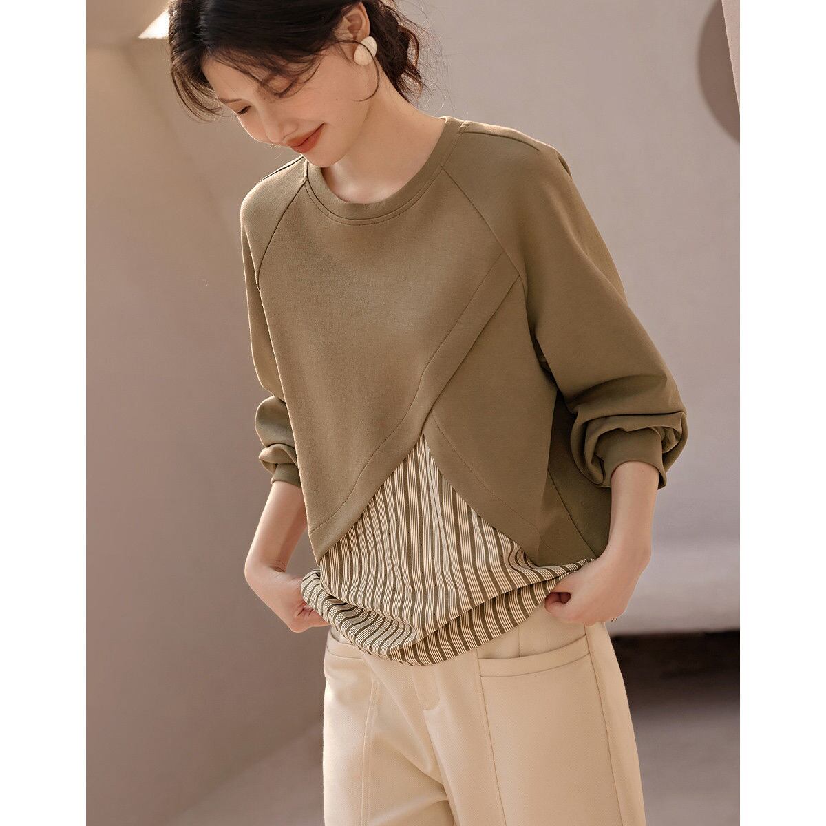 人気上昇中 オシャレ 都市ファッショ デザイン レイヤード風 切り替え ニットトップスE-9546