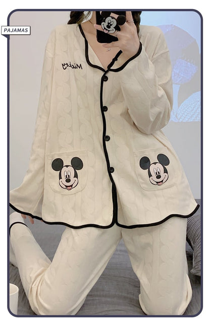 質感のいいホワイト長袖パジャマ2点セット   トップス+パンツセットE-4403