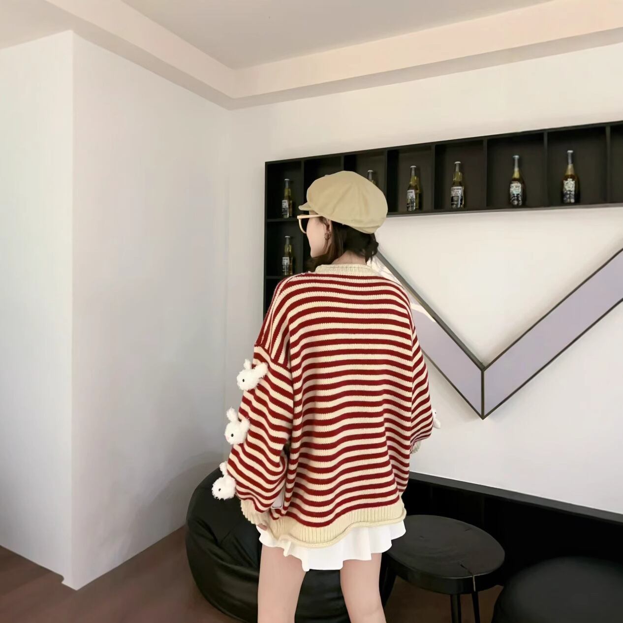 スタイルアップ効果抜群 ストライプ柄 個性的なデザイン 2色選択ニットトップスE-10585