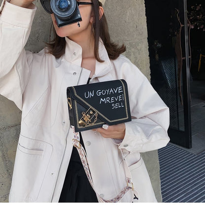 in'E  大人気ショルダーバッグ E-1401