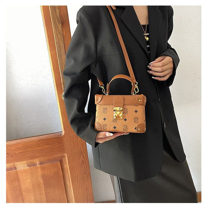 都市ファッショ デザイン オシャレ 高見えデザイン 4色選択可 ショルダーバッグ メッセンジャーバッグE-9899