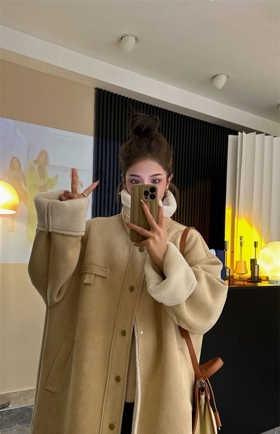 美人度アップ オシャレデザイン プラスベルベット ムートンコートE-12378