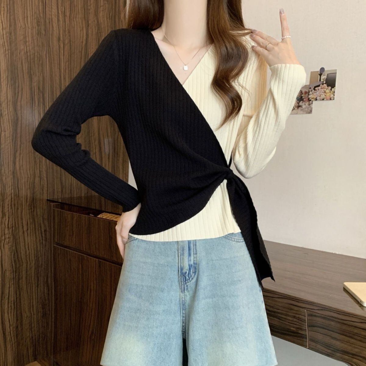 都市ファッショ デザイン オシャレ 個性的なデザイン 切り替え 2色選択 ニットトップスE-9574