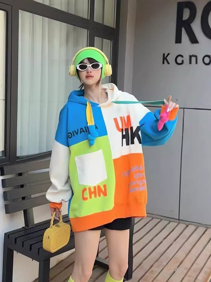 話題沸騰中 切り替え 目を奪われる カラーマッチング カジュアルプリント 3色 パーカー E-10522