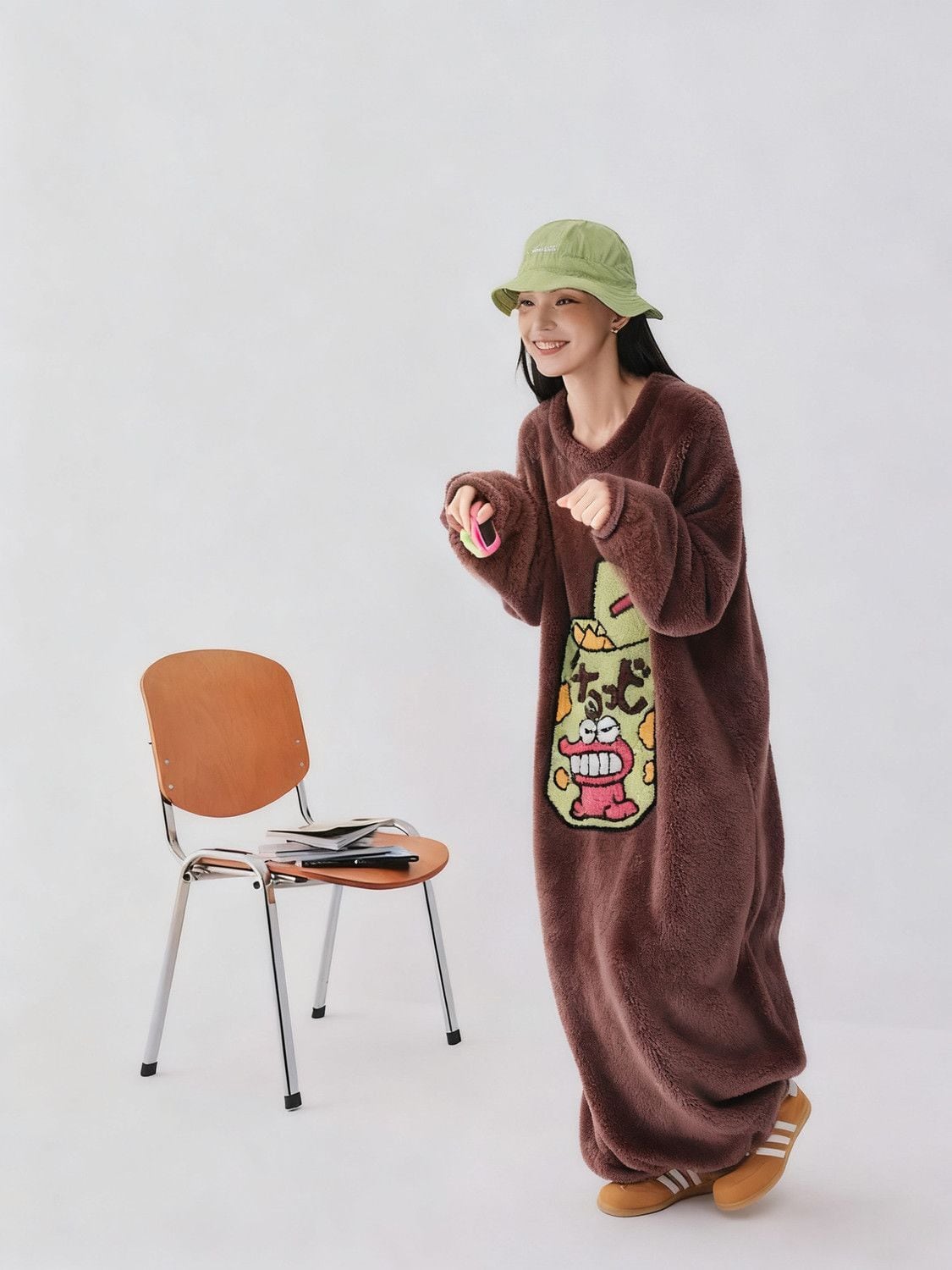 主役級 柔らかな肌触りで着心地も楽ちん！コーラルベルベットパジャマ女性冬プラスベルベットと厚みのある パジャマE-12915