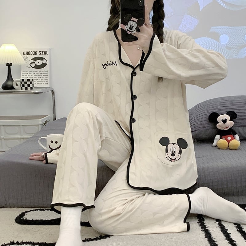 質感のいいホワイト長袖パジャマ2点セット   トップス+パンツセットE-4403