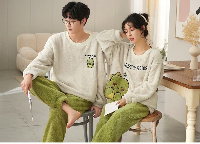 大活躍 3種選択 柔らかくて優しい印象 サンゴフリース カップル パジャマE-10005