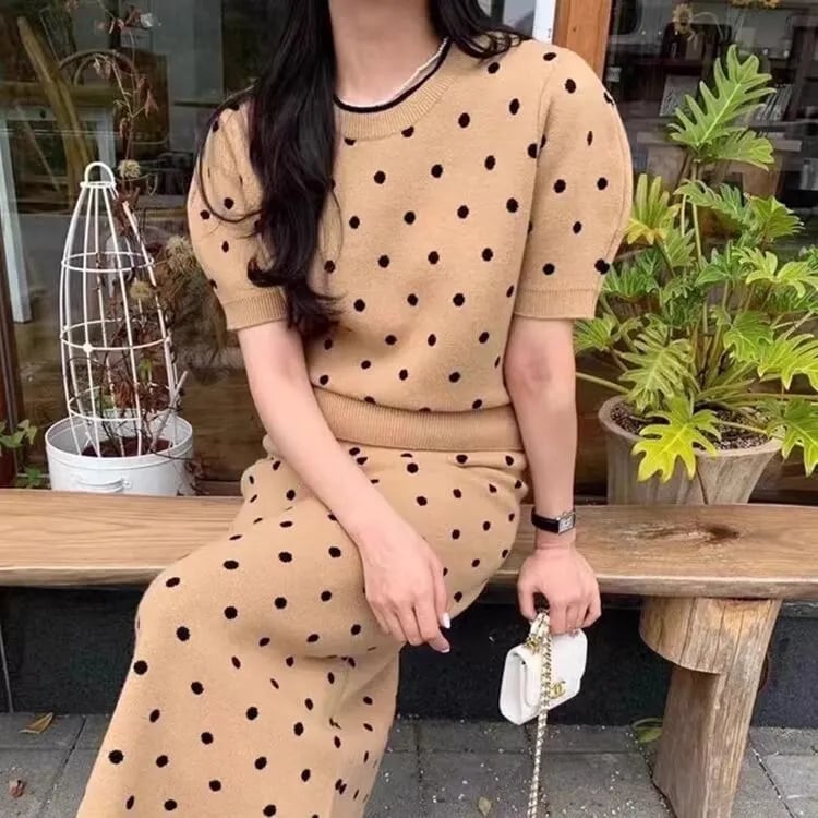 好感度100％ 柔らかくて優しい印象 効果抜群 プリント切り替え 2色 セットアップE-10855