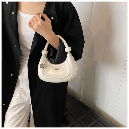 高級感 存在感のある オシャレ度満点 5色選択可 ショルダーバッグ メッセンジャーバッグE-10077