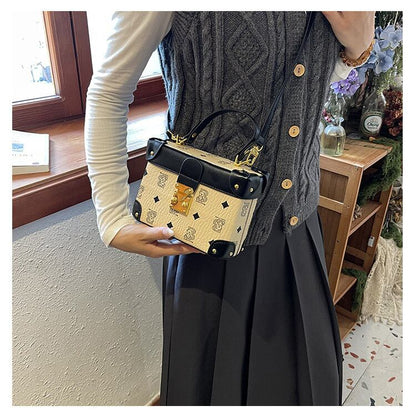 都市ファッショ デザイン オシャレ 高見えデザイン 4色選択可 ショルダーバッグ メッセンジャーバッグE-9899