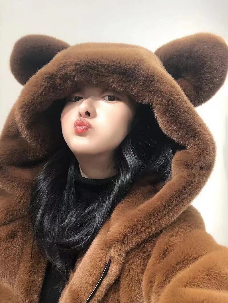 柔らかな肌触りで着心地も楽ちん！ スタイルアップ キュート 3色選択 プラスベルベット フェイクファーコート E-6856