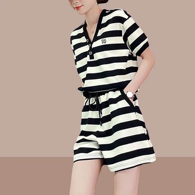 大好評 真夏も快適 定番シンプル カジュアル 半袖 Tシャツ ショートパンツ セットアップ E-9210