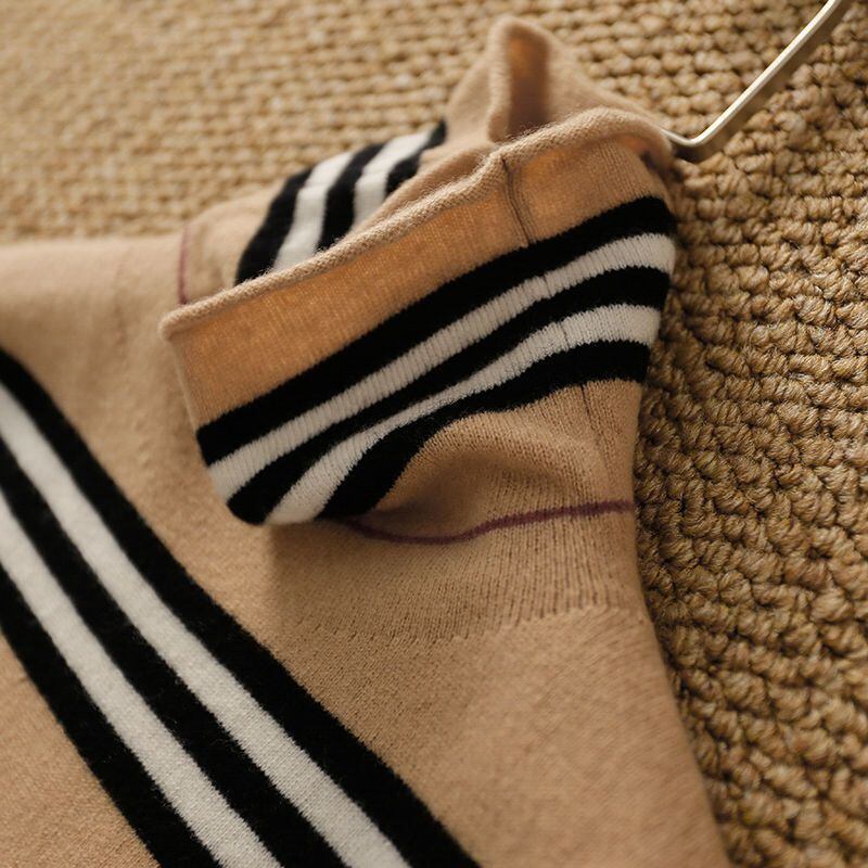 おすすめ 柔らかくて優しい印象 気質アップ 切り替え ストライプ柄 ニットトップスE-9517