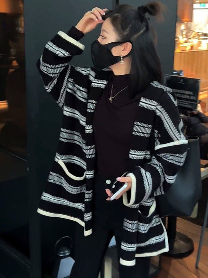 売り切れ必至 ストライプ柄 韓国風ファッション ニットカーディガンE-9376