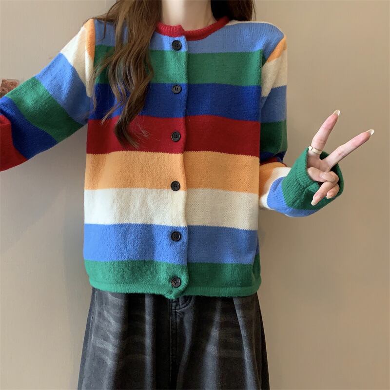 絶対欲しい 形が綺麗  柔らかくて優しい印象  カラーマッチング  ニットトップスiEf-9606