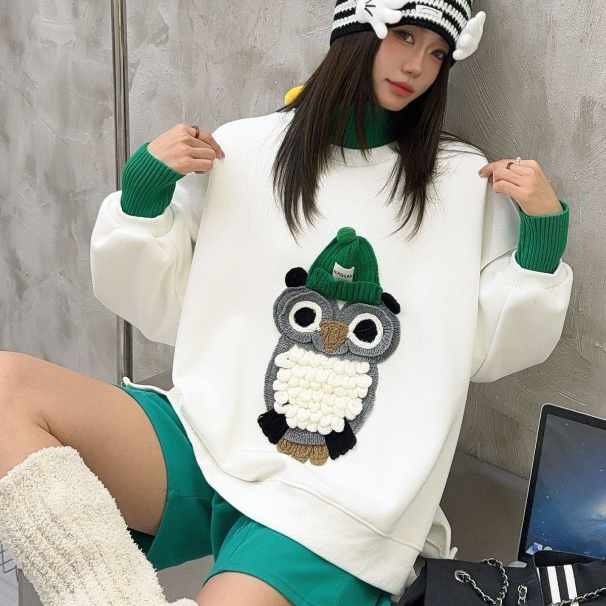 着回し力抜群　絶対流行  個性的なデザイン トレンドアイテム 2色選択 スウェットE-12316