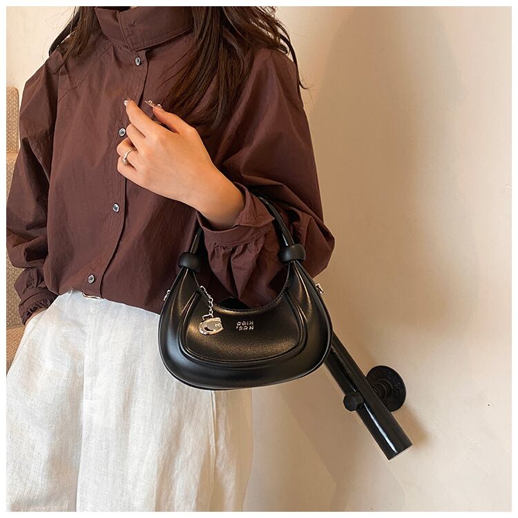 高級感 存在感のある オシャレ度満点 5色選択可 ショルダーバッグ メッセンジャーバッグE-10077