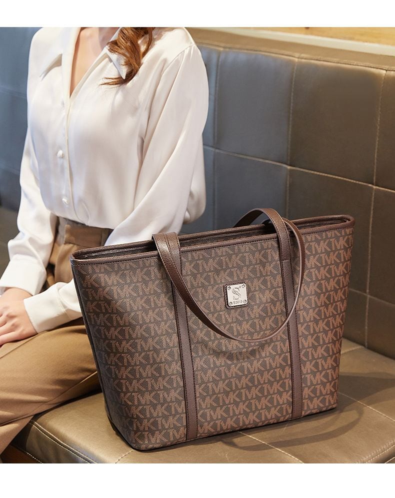 オシャレ度満点  ショルダーバッグ メッセンジャーバッグ 男女兼用E-12417