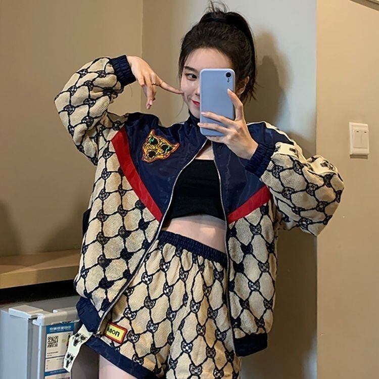 話題沸騰中 スタイルアップ 目を奪われる 切り替え ジャケット＋ショートパンツ セットアップE-9192