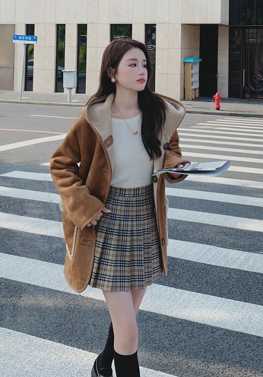 【リバーシブル】主役級の存在感！スタイルアップ  カレッジ風 リバーシブルボアムートンミドル丈コートE-10697