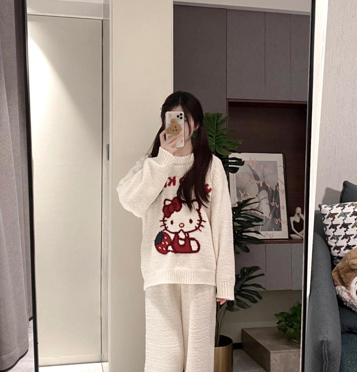 【人気急上昇中！】柔らかな肌触りで着心地も楽ちん！モコモコ パジャマ ルームウェア 上下セットE-10159