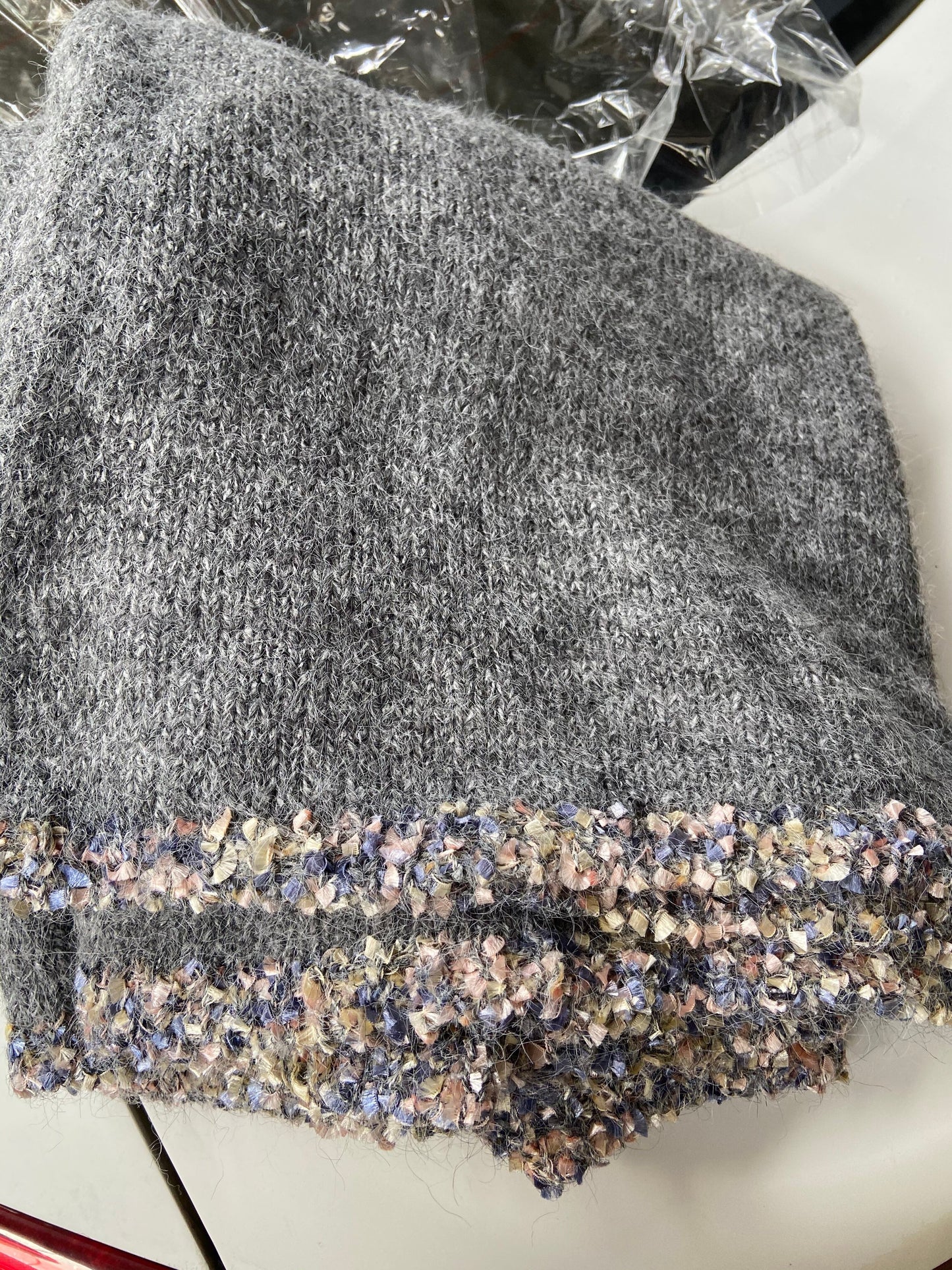 絶対欲しい 個性的なデザイン トレンドアイテム 2色選択 ニットセーター E-12190