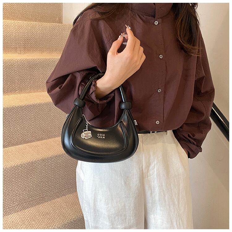 高級感 存在感のある オシャレ度満点 5色選択可 ショルダーバッグ メッセンジャーバッグE-10077