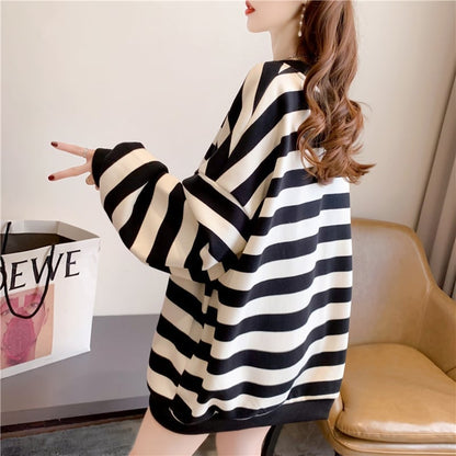 韓国系ストライプ柄  ぬいぐるみオーバーサイズ スウェットE-4105