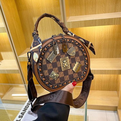 存在感のある ショルダーバッグ 2色選択可 メッセンジャーバッグE-10080