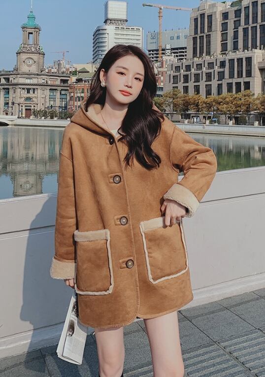 【リバーシブル】主役級の存在感！スタイルアップ  カレッジ風 リバーシブルボアムートンミドル丈コートE-10697