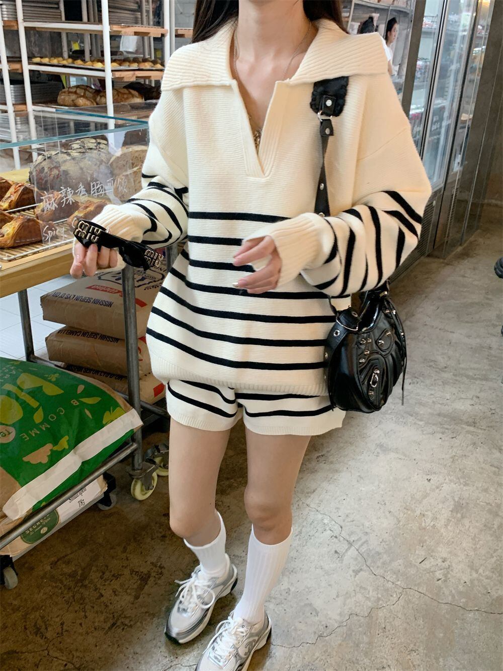 目を奪われる 切り替え スタイルアップ ジャケット＋ショートパンツ セットアップE-10916