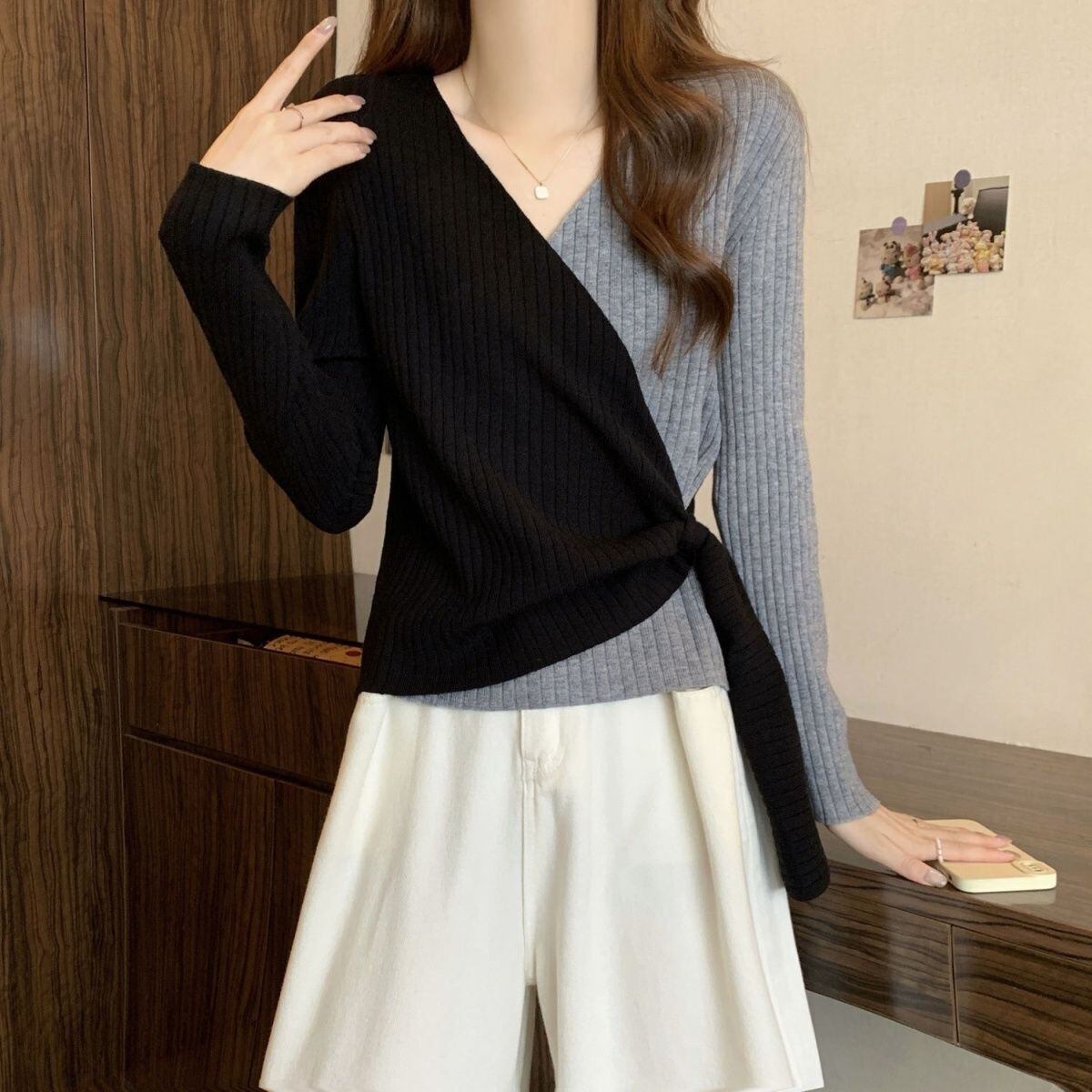 都市ファッショ デザイン オシャレ 個性的なデザイン 切り替え 2色選択 ニットトップスE-9574