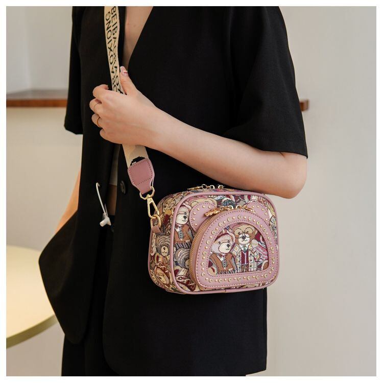 新商品 存在感のある 人気上昇中 キュート ファッション 3色選択可 ベアパターンショルダーバッグE-9860