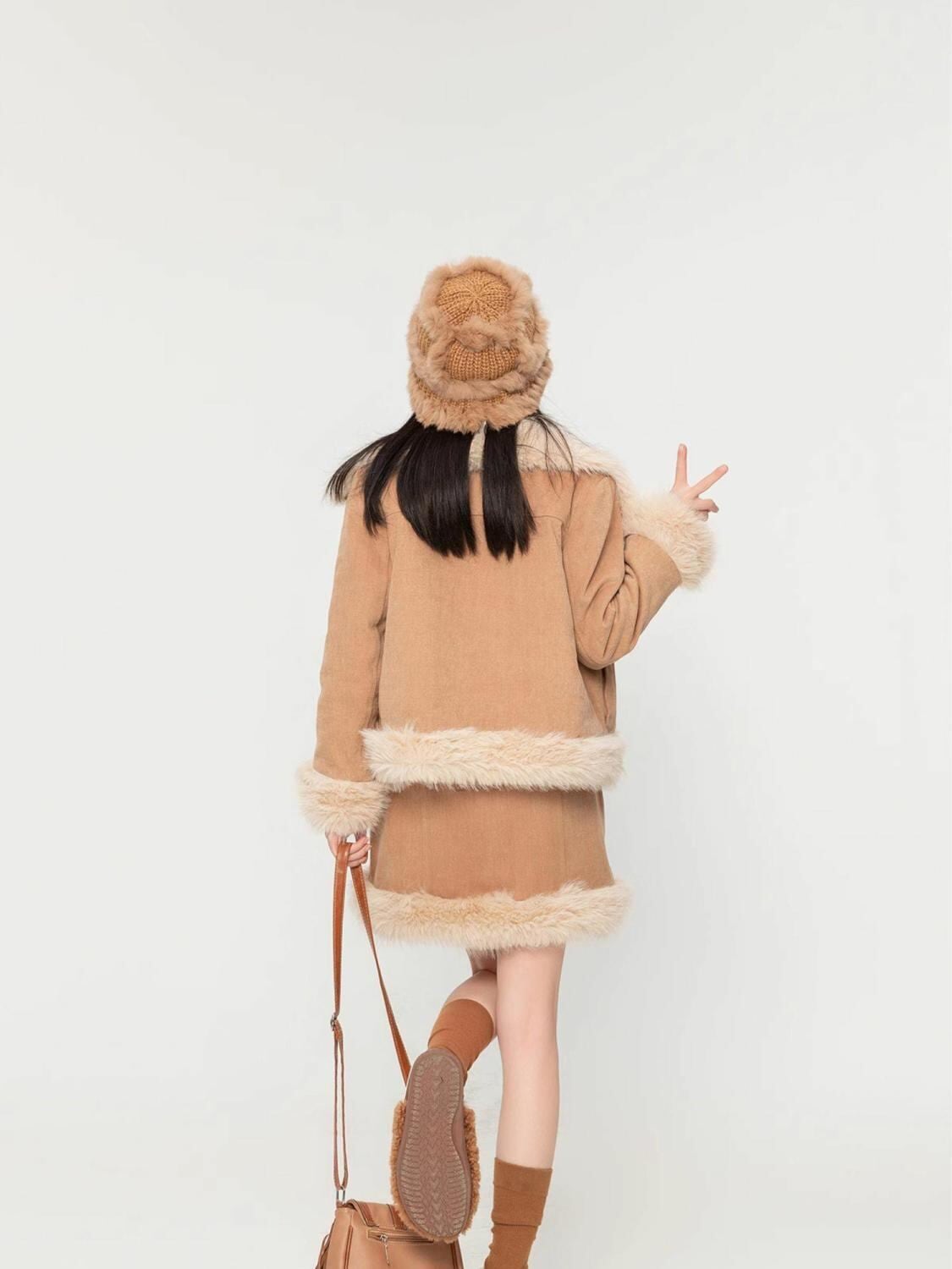 アクティブも綺麗も叶う  求めてたデザイン ぬいぐるみジャケットⅹサスペンダースカートセットE-9915