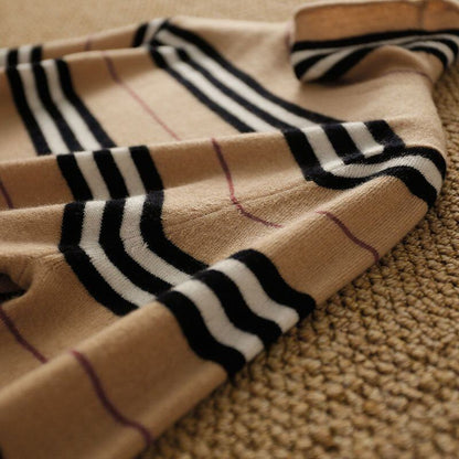 おすすめ 柔らかくて優しい印象 気質アップ 切り替え ストライプ柄 ニットトップスE-9517