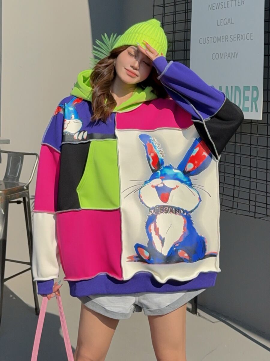 話題沸騰中 トレンドアイテム 存在感抜群 カラーマッチング 切り替え プリント2色選択 パーカー E-9906