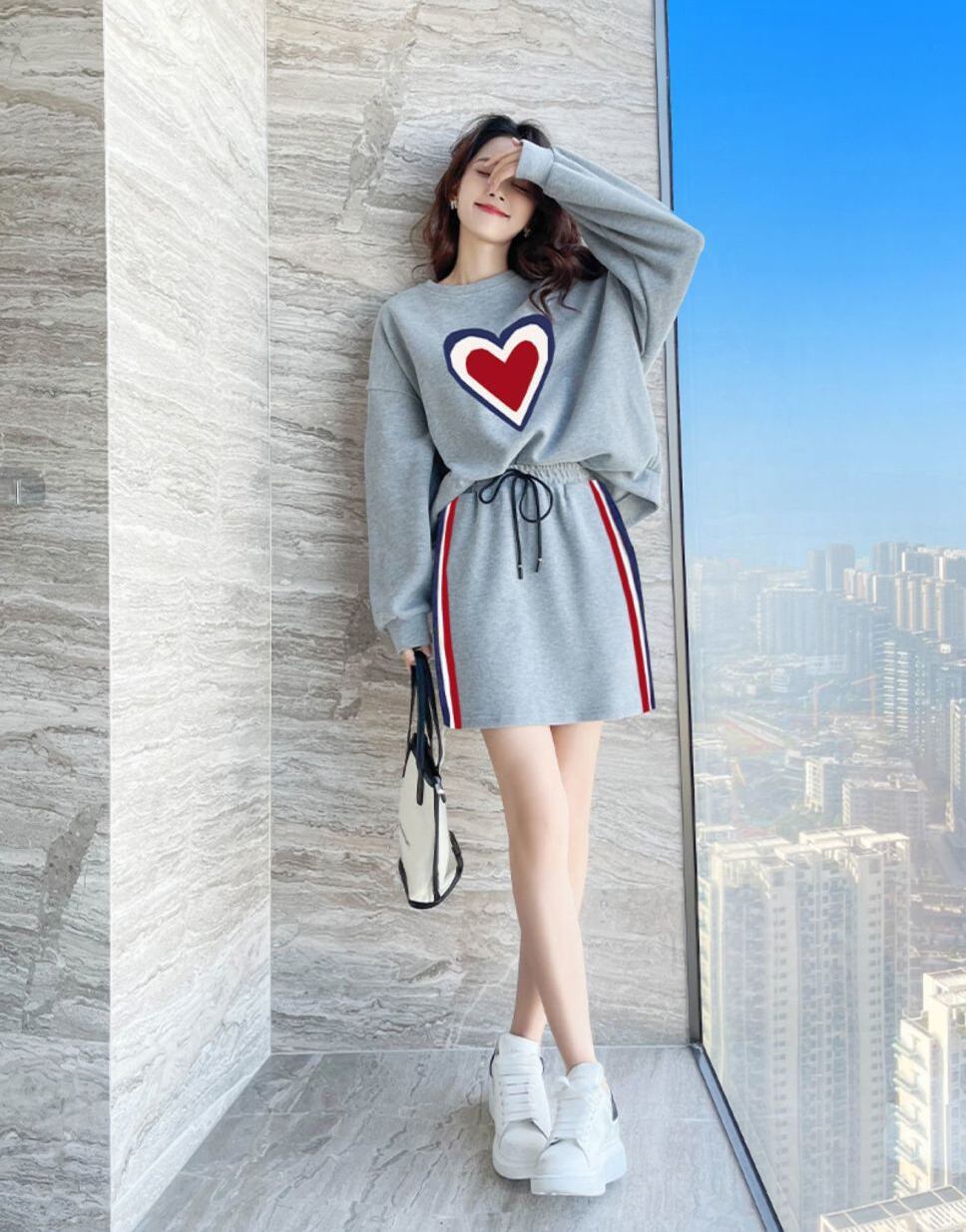 流行新作 カジュアル 目を奪われる トップスⅹミニスカートセットアップE-9156