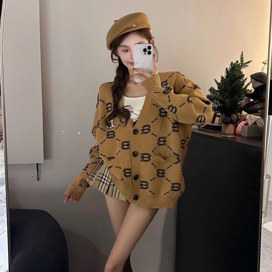 好感度UP 形が綺麗 シンプルだけど一癖あるコーデ ニットトップスE-9985