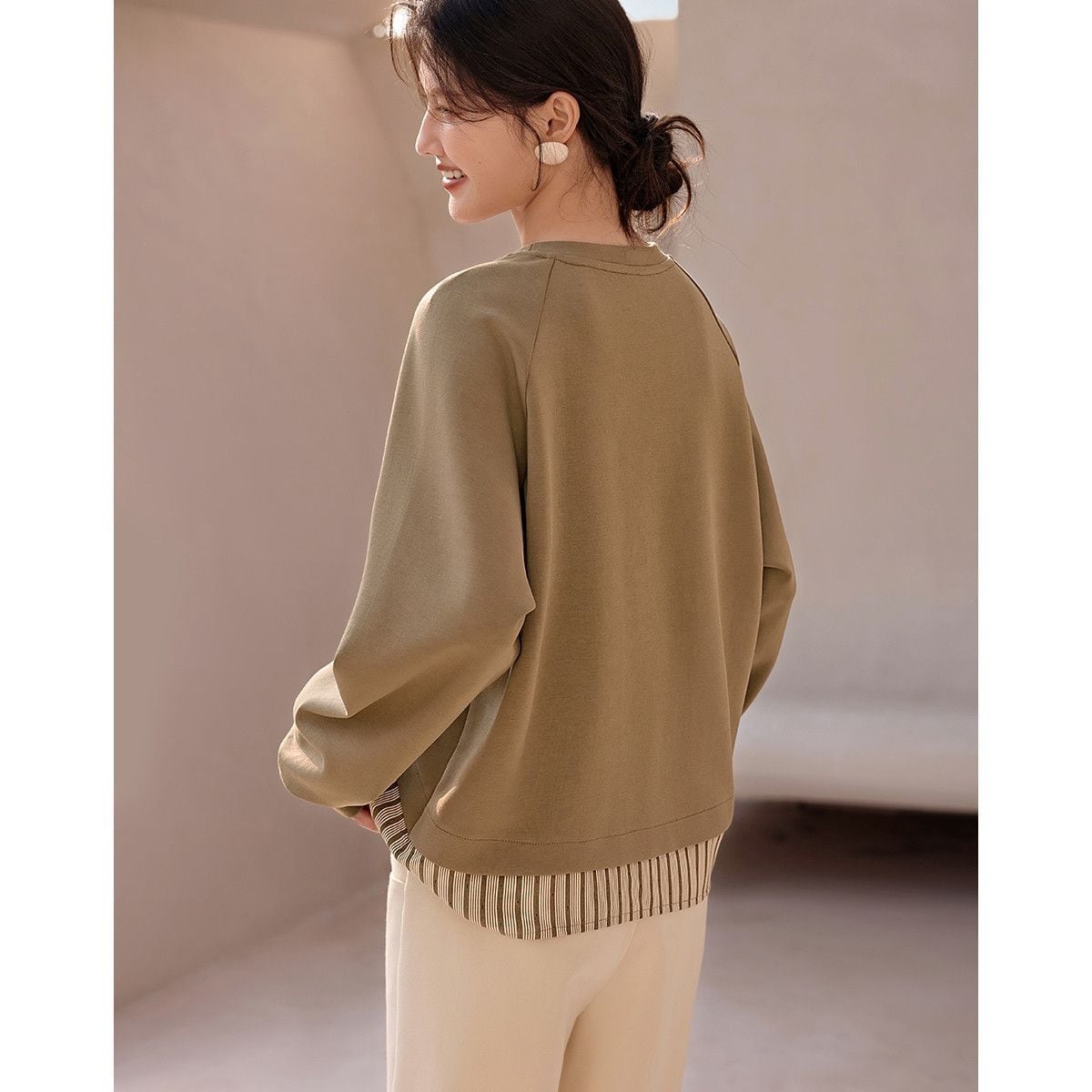 人気上昇中 オシャレ 都市ファッショ デザイン レイヤード風 切り替え ニットトップスE-9546